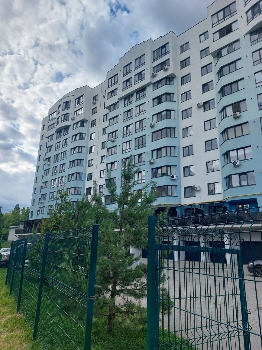 Продам однокімнатну квартиру в новобудові ЖК " Над Рікою"