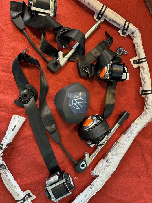 id4 id6 q4 enyaq Аірбеги подушки безпеки , ремені безпеки шторки