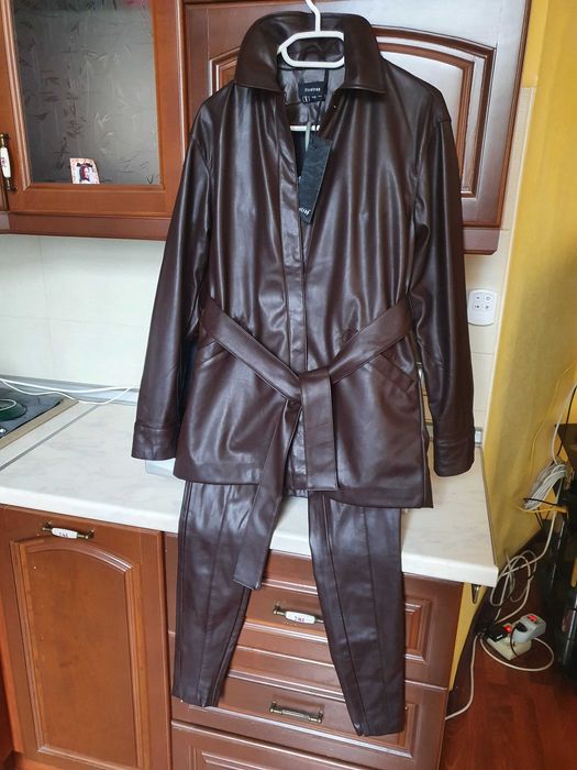 Продам новый стильный костюм пиджак и леггинсы
