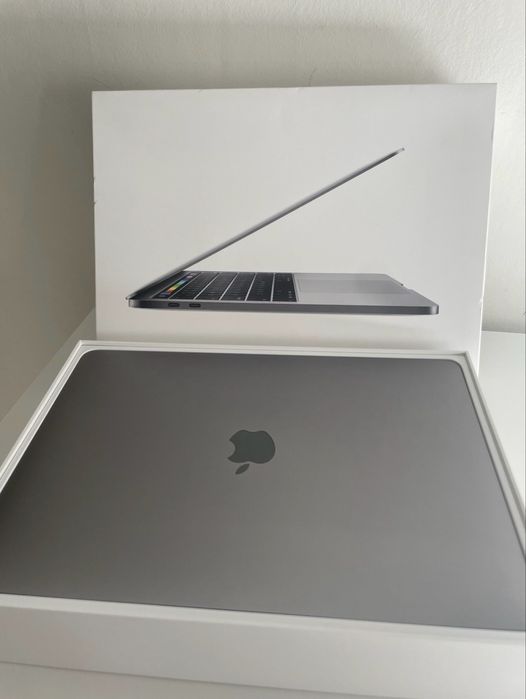 MacBook Pro (13-inch, 2016, Four Thunderbolt 3 Ports) A1706
