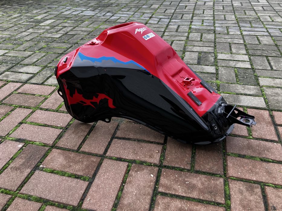 Uszkodzony Zbiornik paliwa bak Honda CRF1100 Africa Twin