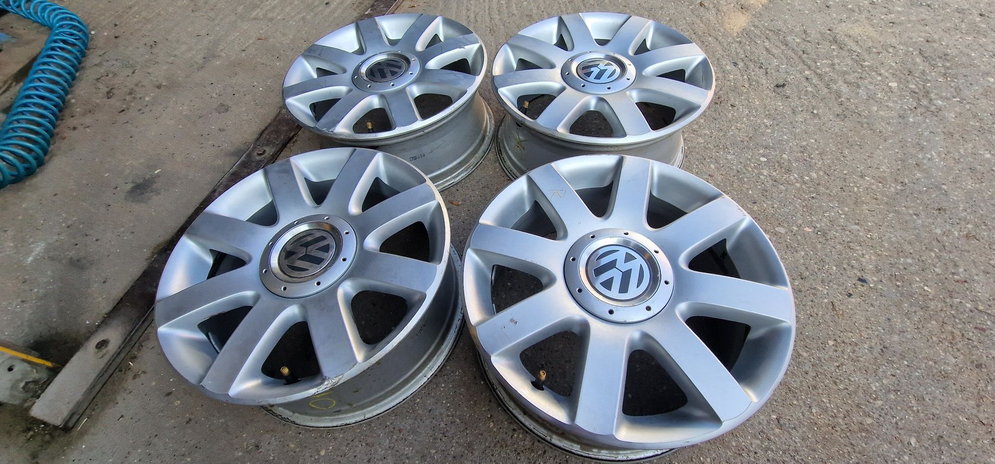 Felgi Aluminiowe Volkswagen Golf V-VI R16 5x112  ET50 -6.5J