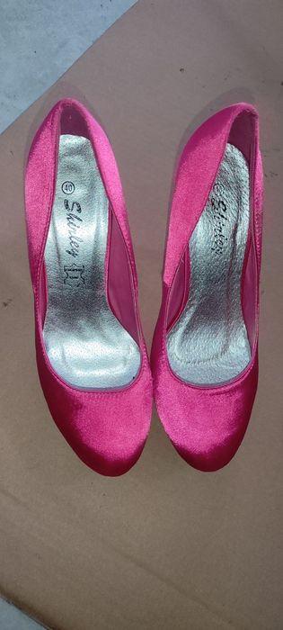 Szpilki różowe na platformie rozmiar 40