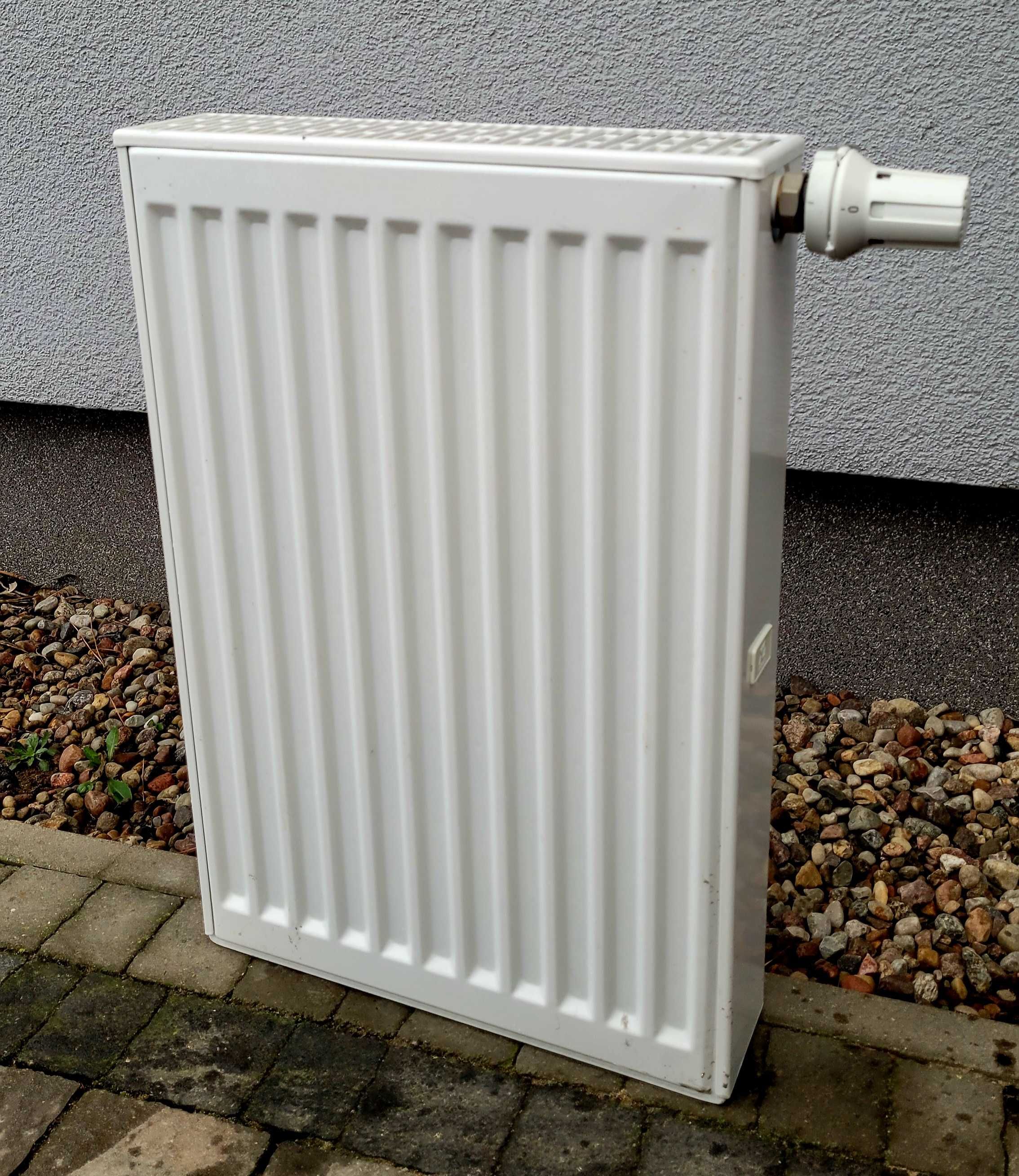 Kaloryfer grzejnik 40 cm z termostatem Danfoss, idealny