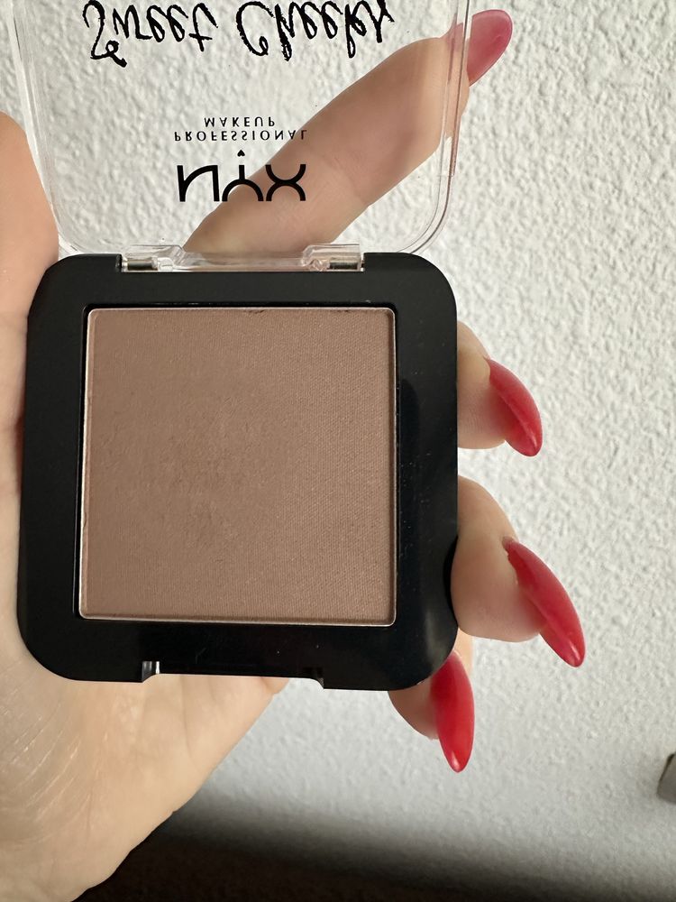 Nyx сухий коректор taupe