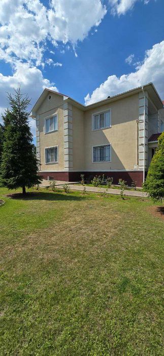 Дом в Золотой Горке, 20 соток, делимый участок, винный погреб, сауна