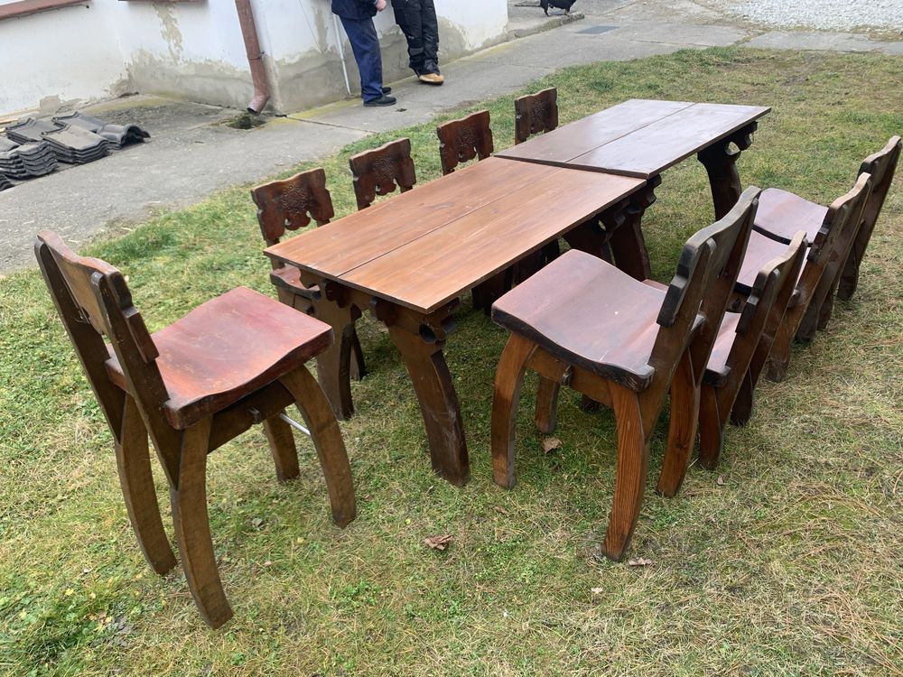 Stoły w stylu góralskim plus 7 krzeseł i 2 hokery