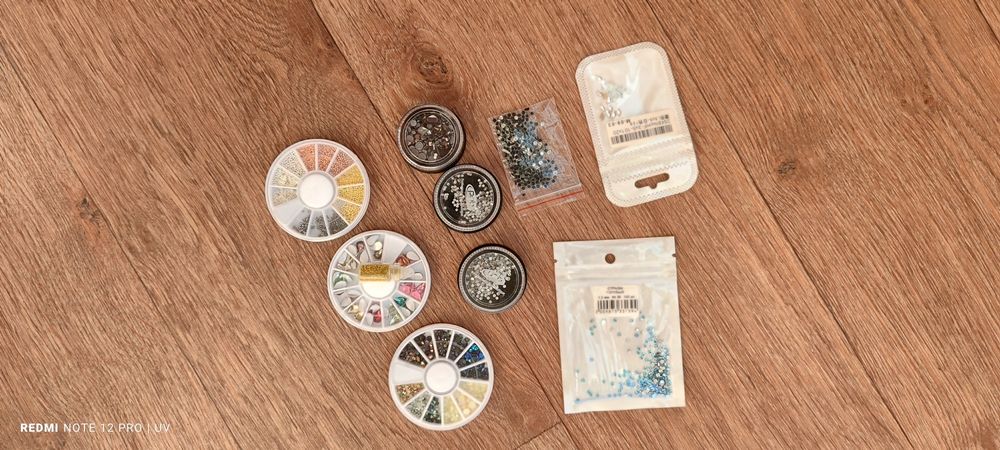 Стразы для маникюра