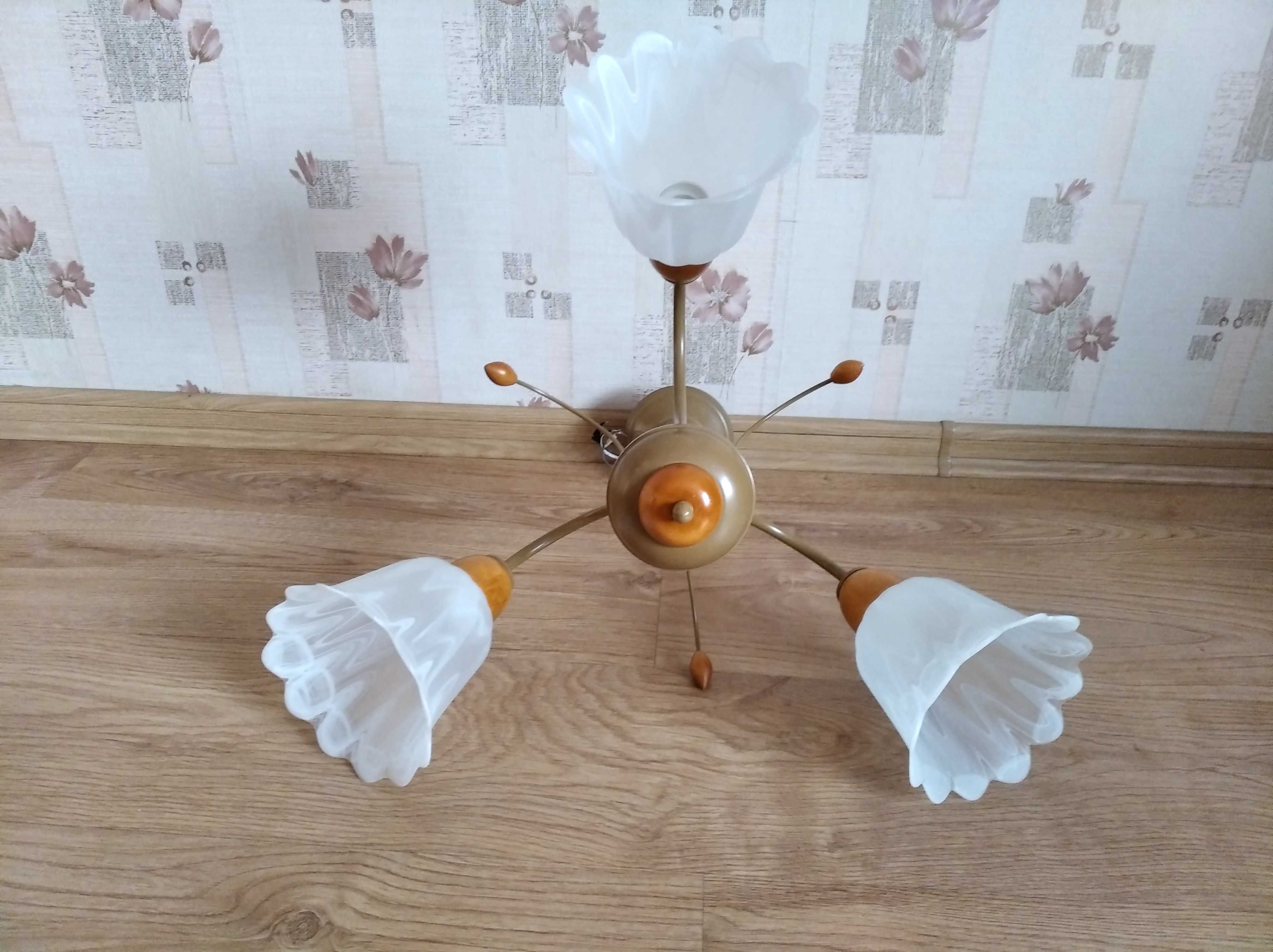 Lampa wisząca z kloszami szklanymi 3 ramienna żyrandol