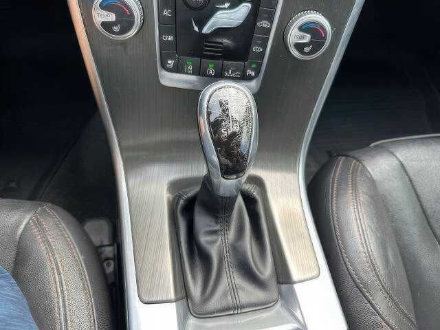 2016 Volvo XC60 T5 Drive-E Platinum