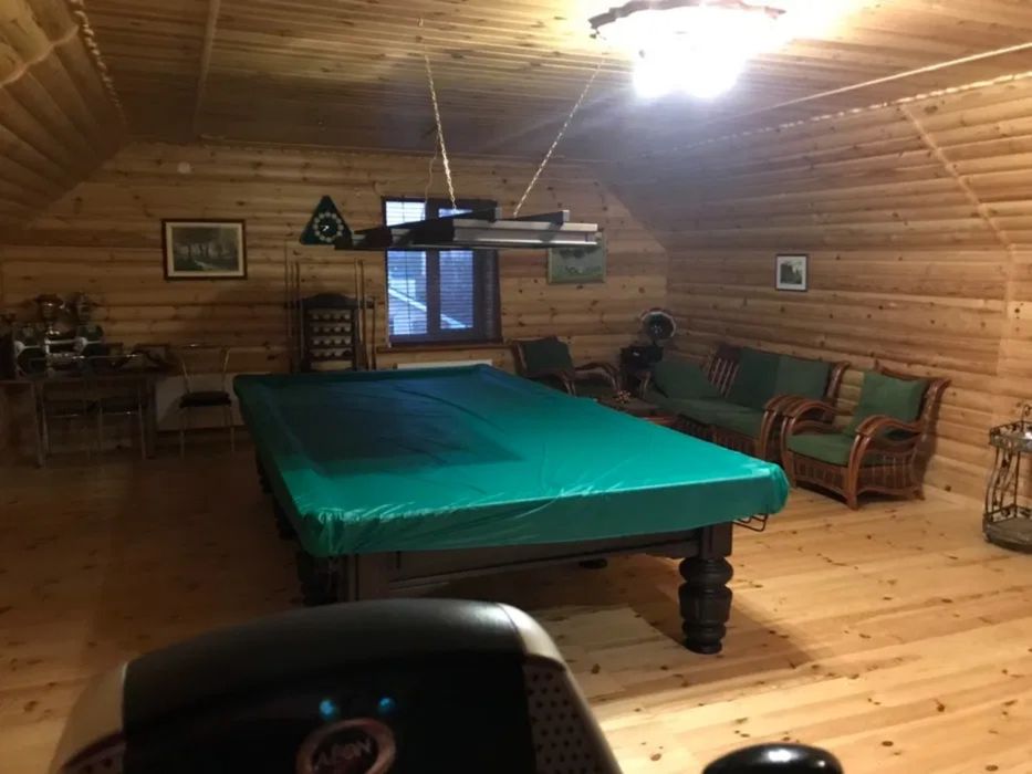 Продам розкішний будинок в центрі міста.