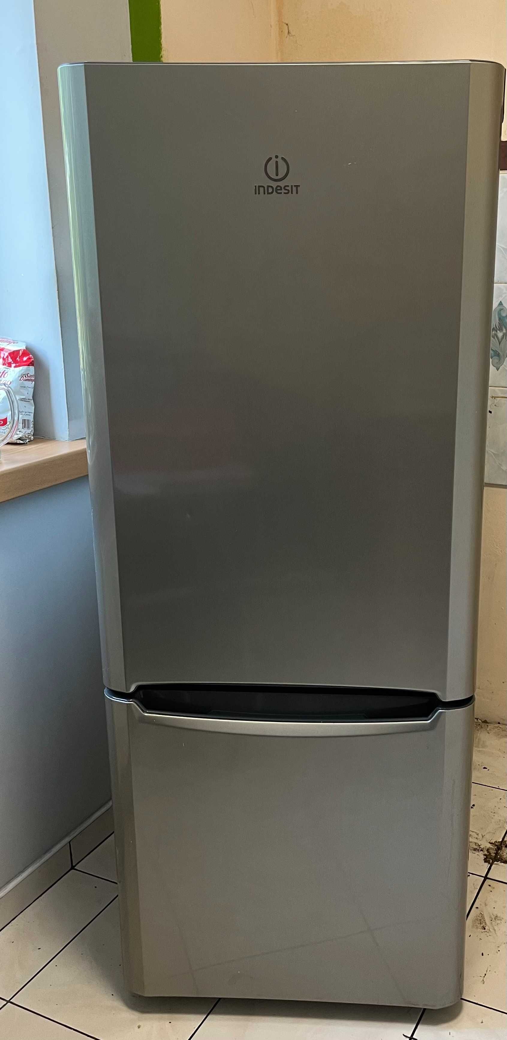 lodówka Indesit wys. 140