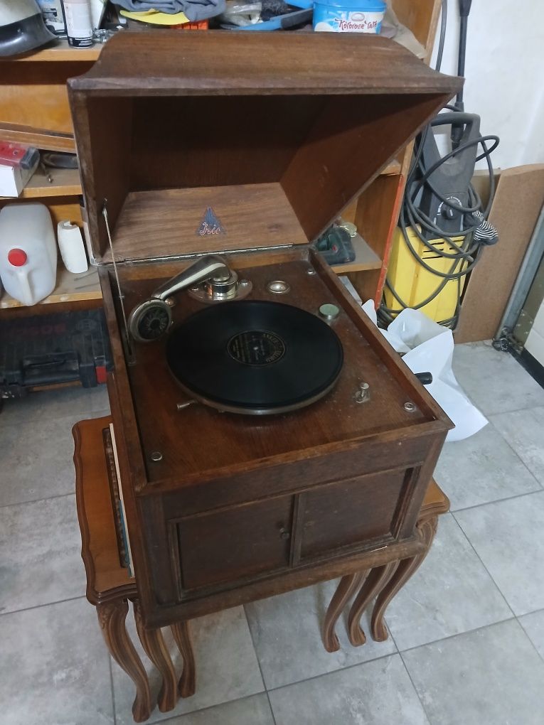 Gramofon zabytkowy