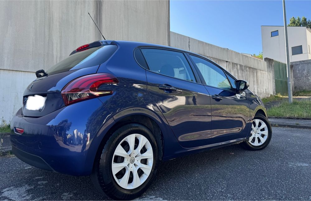 2017 Peugeot 208 like 1.2 puretech com 85mil kms