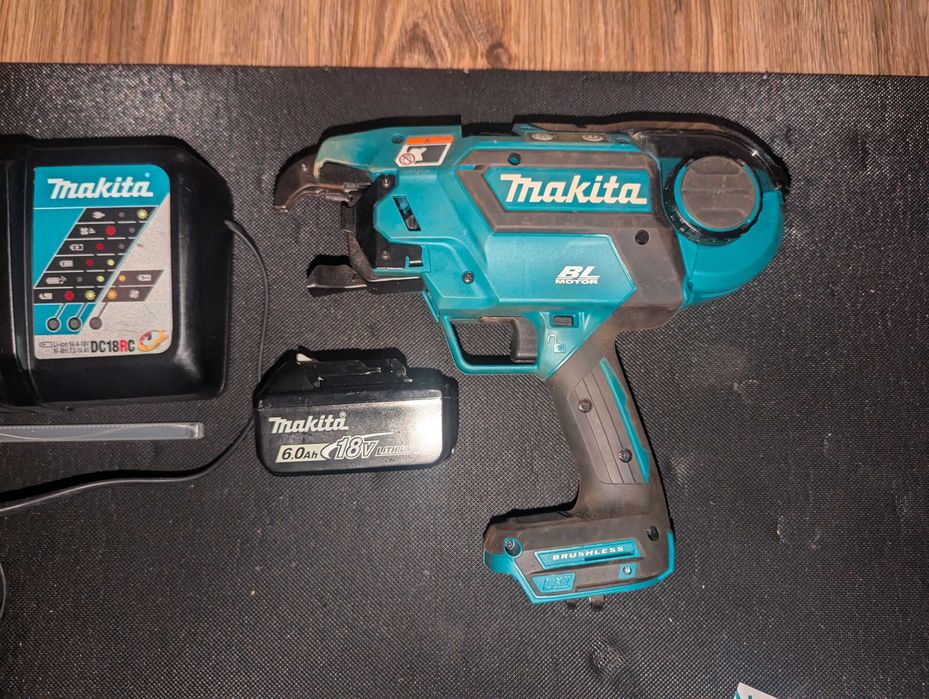 Wiązarka do zbrojeń makita+Aku+drut