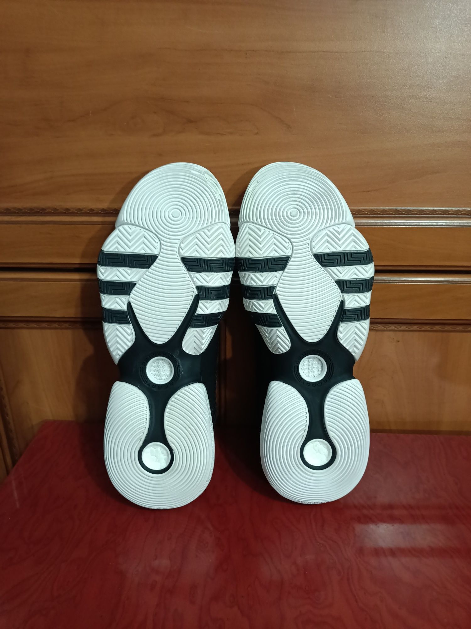 Кросівки Adidas Trae Young 2.0