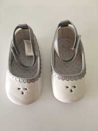 Sapatos branco e cinza, marca Mayoral, como novos, tamanho 18