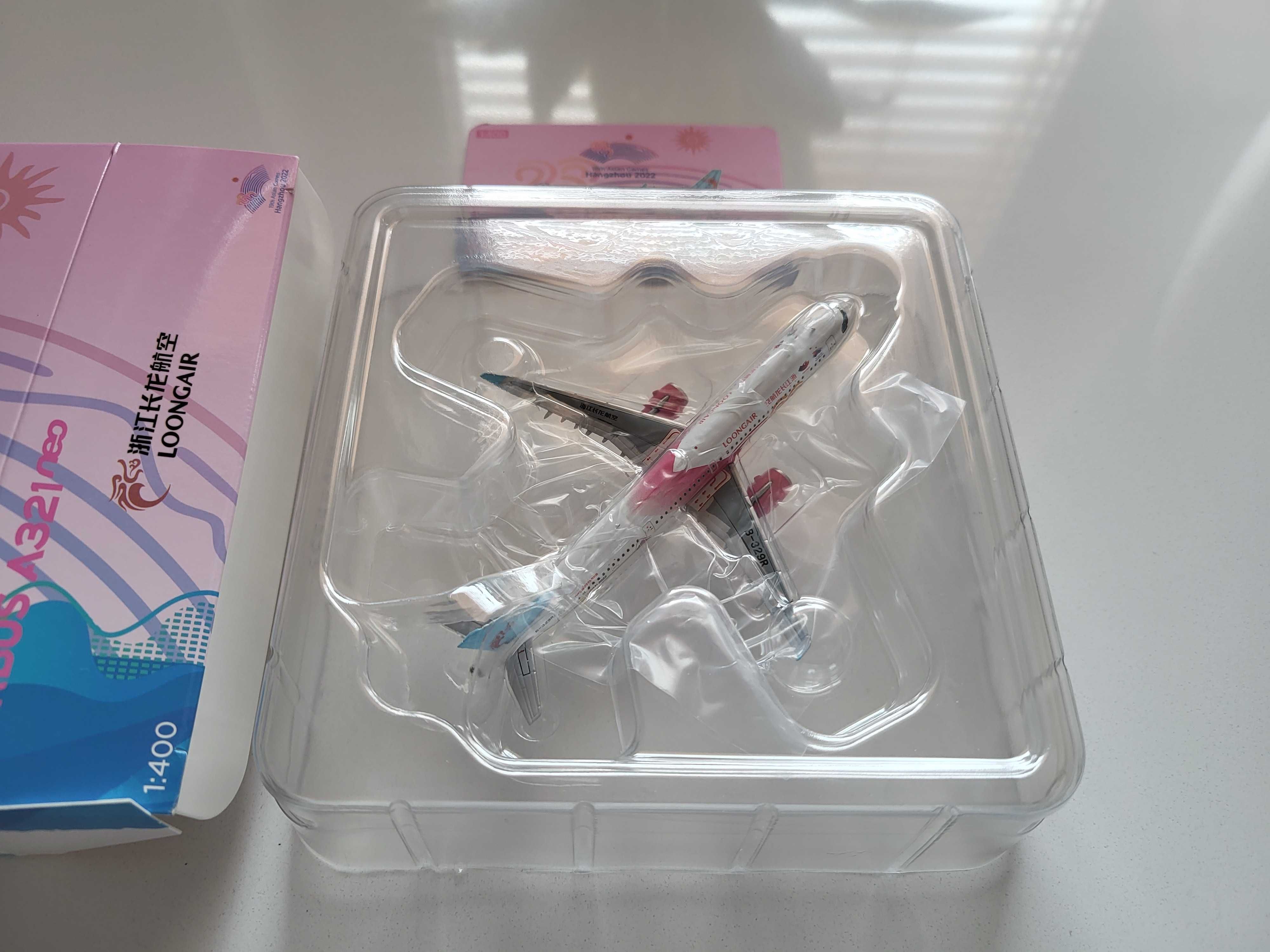 Model samolotu LoongAir Airbus A321neo w skali 1/400