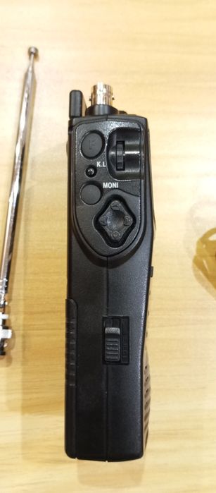 Сканирующий радиоприемник AR8200