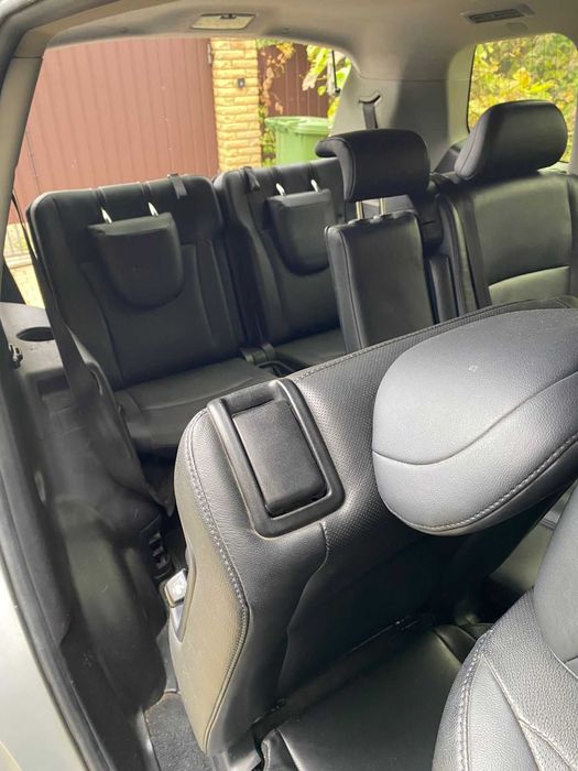 Продам Тойота Хайлендер 2012