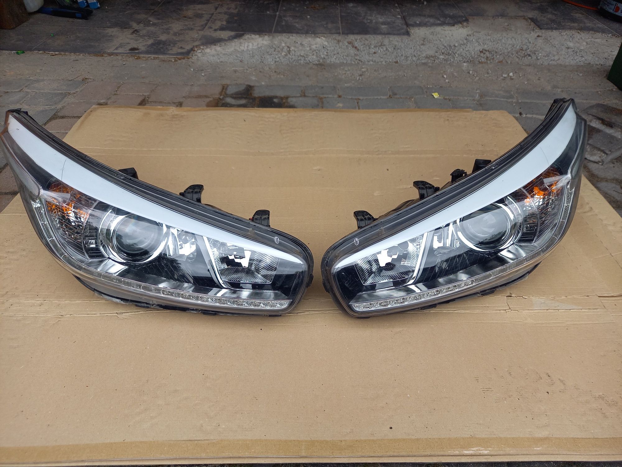 Lampy przód Kia Ceed II.