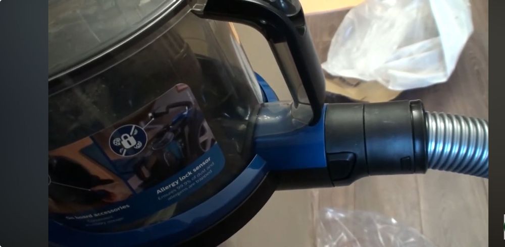 Пилосос Philips power pro серія 3000 900 Watt