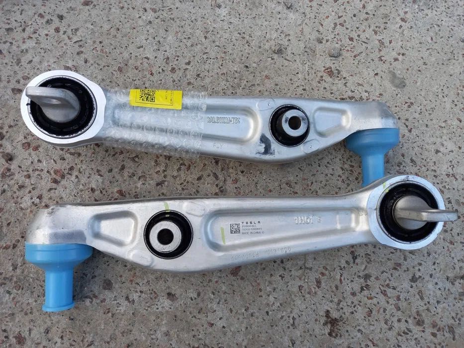 ОРИГІНАЛ Ричаг Важіль Прямий Поперечний Банан Tesla Model 3 Y Нові