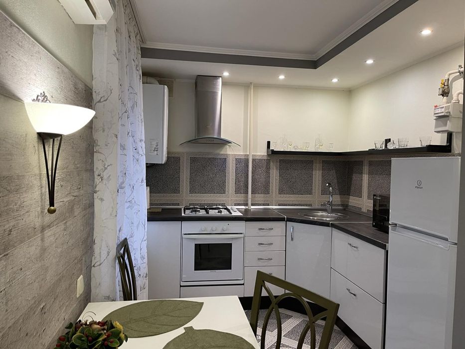 Сдам двушку в районе Титова - верх Поля,16 больница