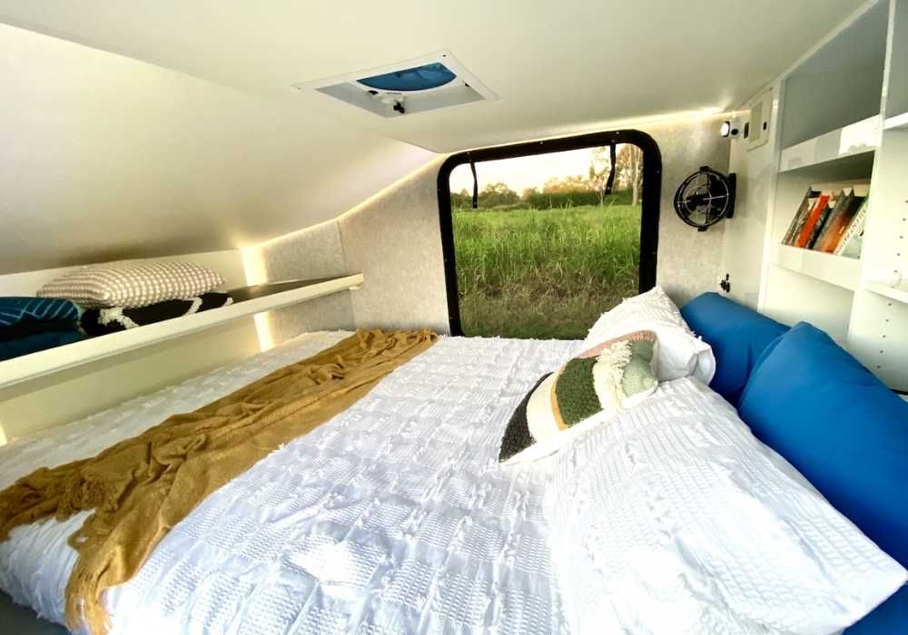 Автобудинок купити • кемпер з пневмопідвіскою причеп дача