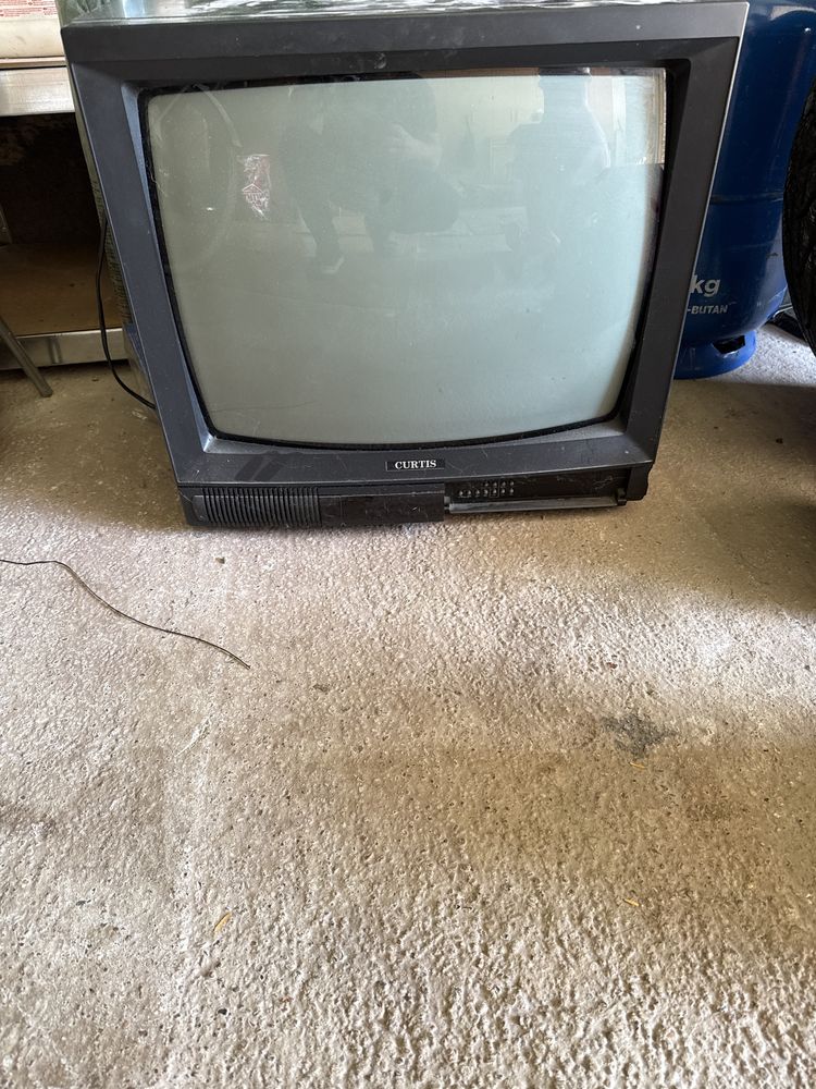 Telewizor marki Curtis 20”