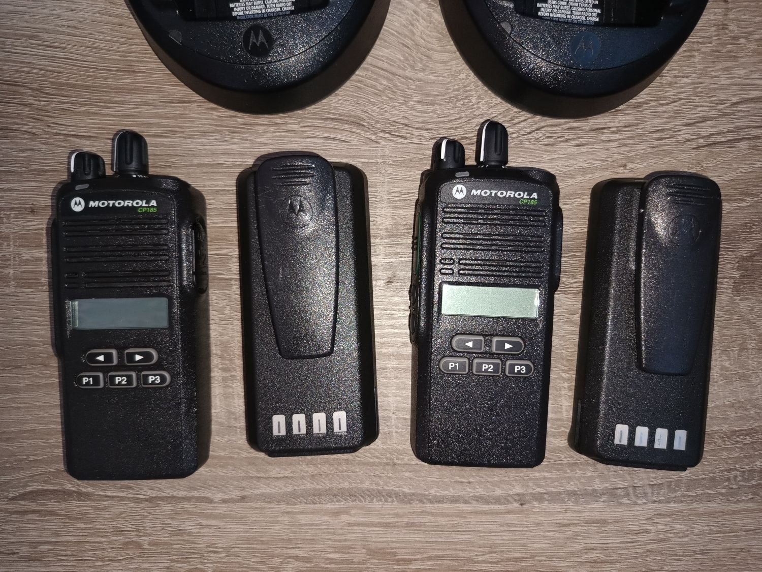MOTOROLA CP185 UHF (435-480 МГц) 2 Робочі рація радіостанція