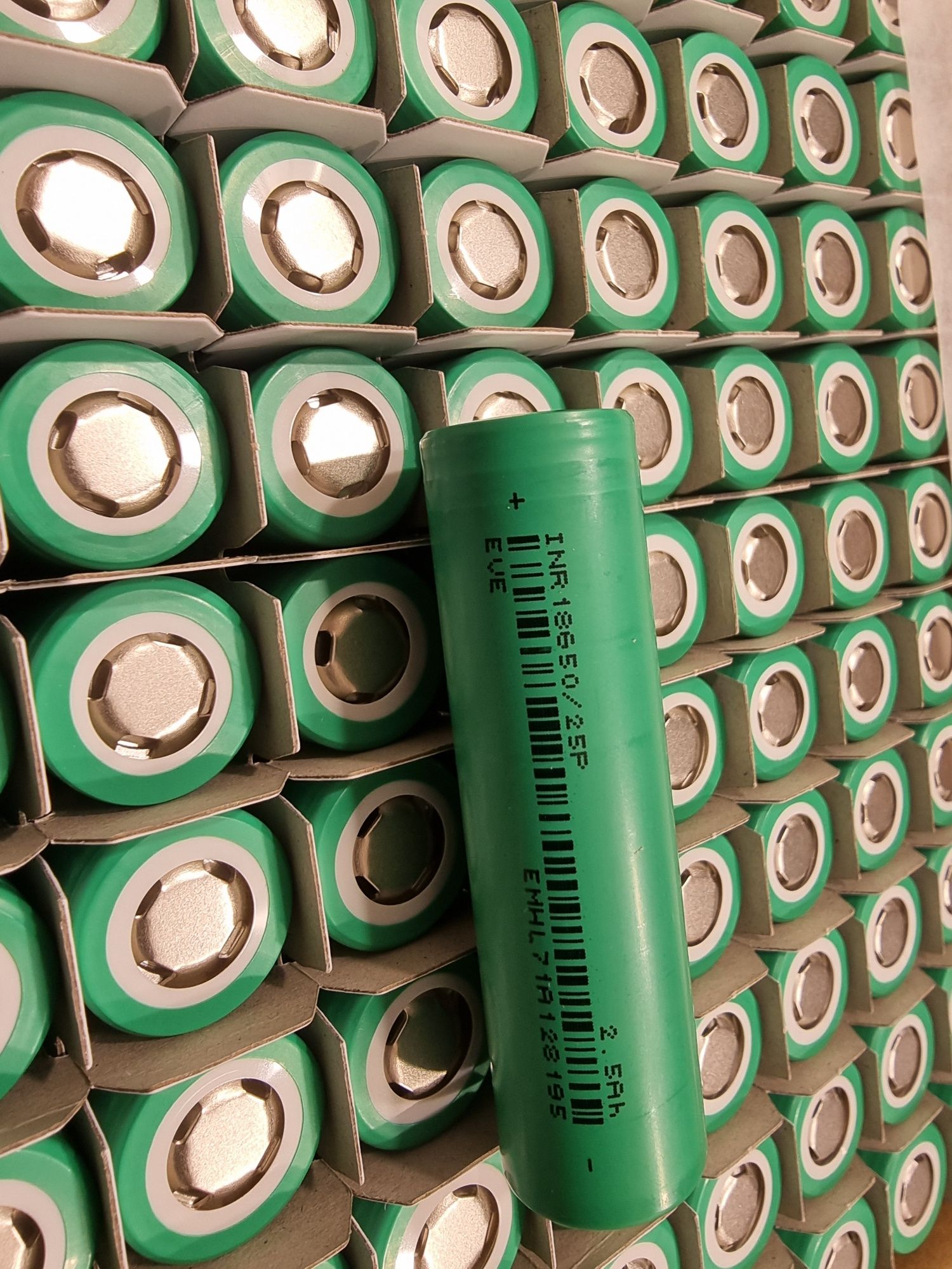 Акумуляторна батарея 18650 фірми EVE , 2500mA
