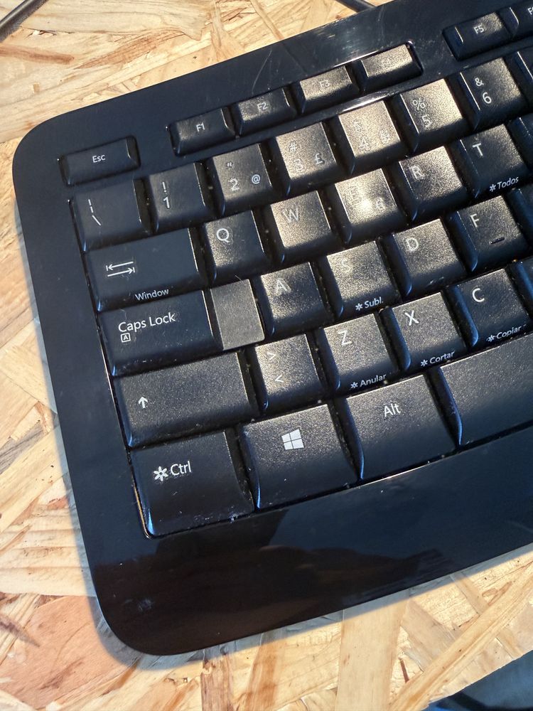 Teclado Microsoft Comfort Curve 3000 (USB)