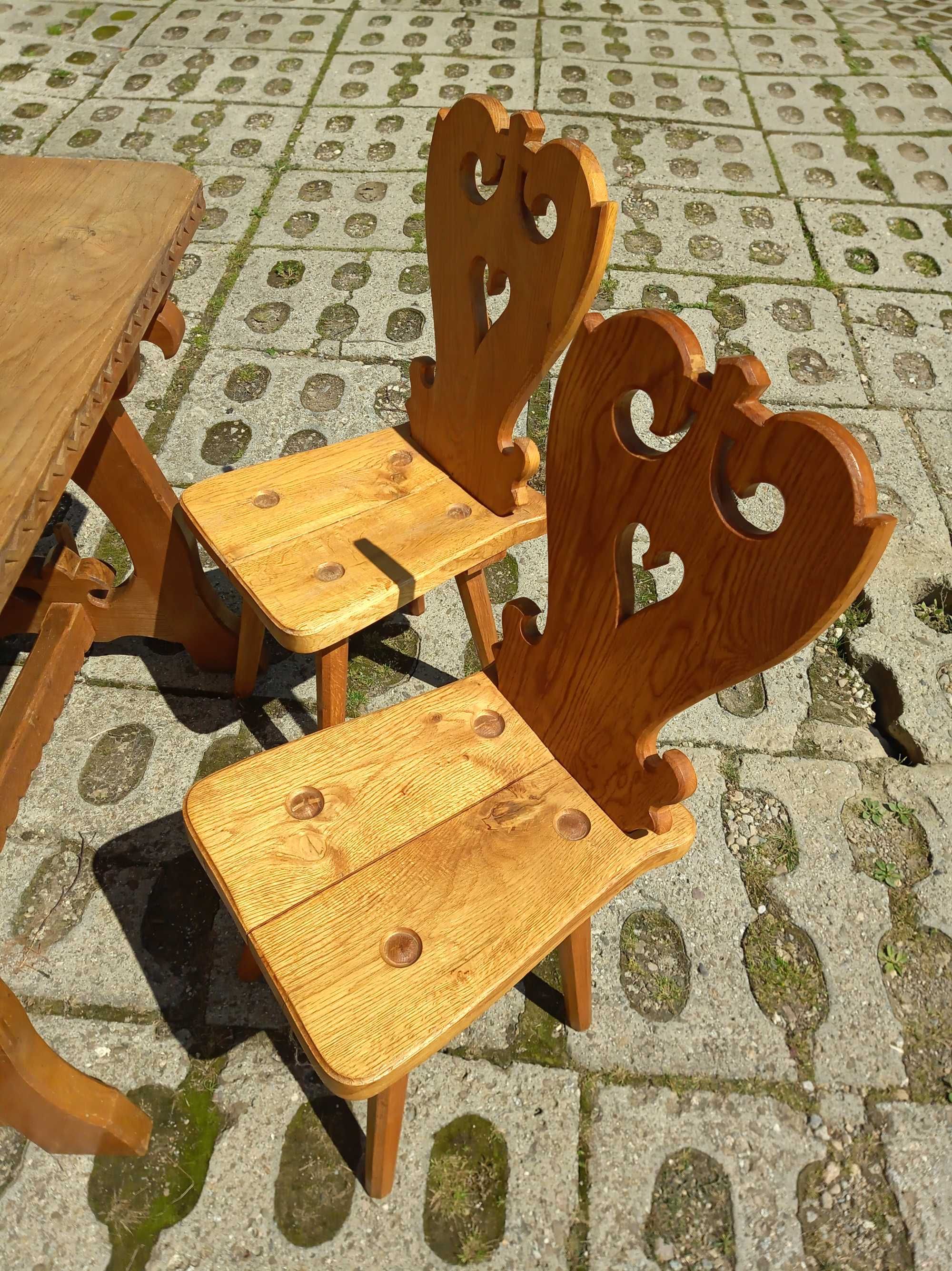 Meble góralskie (tatrzańskie): stół i 4 krzesła/zydle