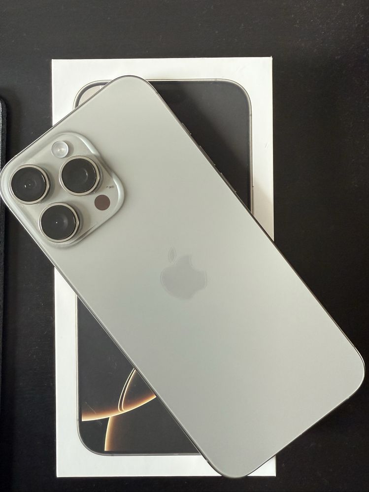 iPhone 16 Pro Max