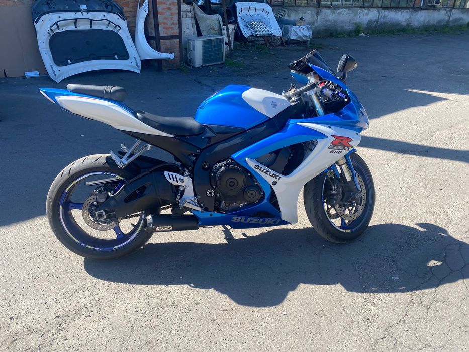 Продам мотоцикл сузукі джиксер