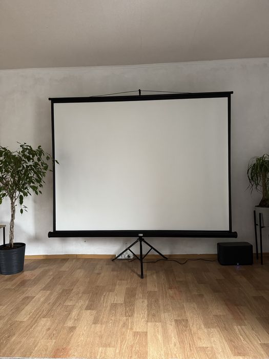 екран для проектора 210х115