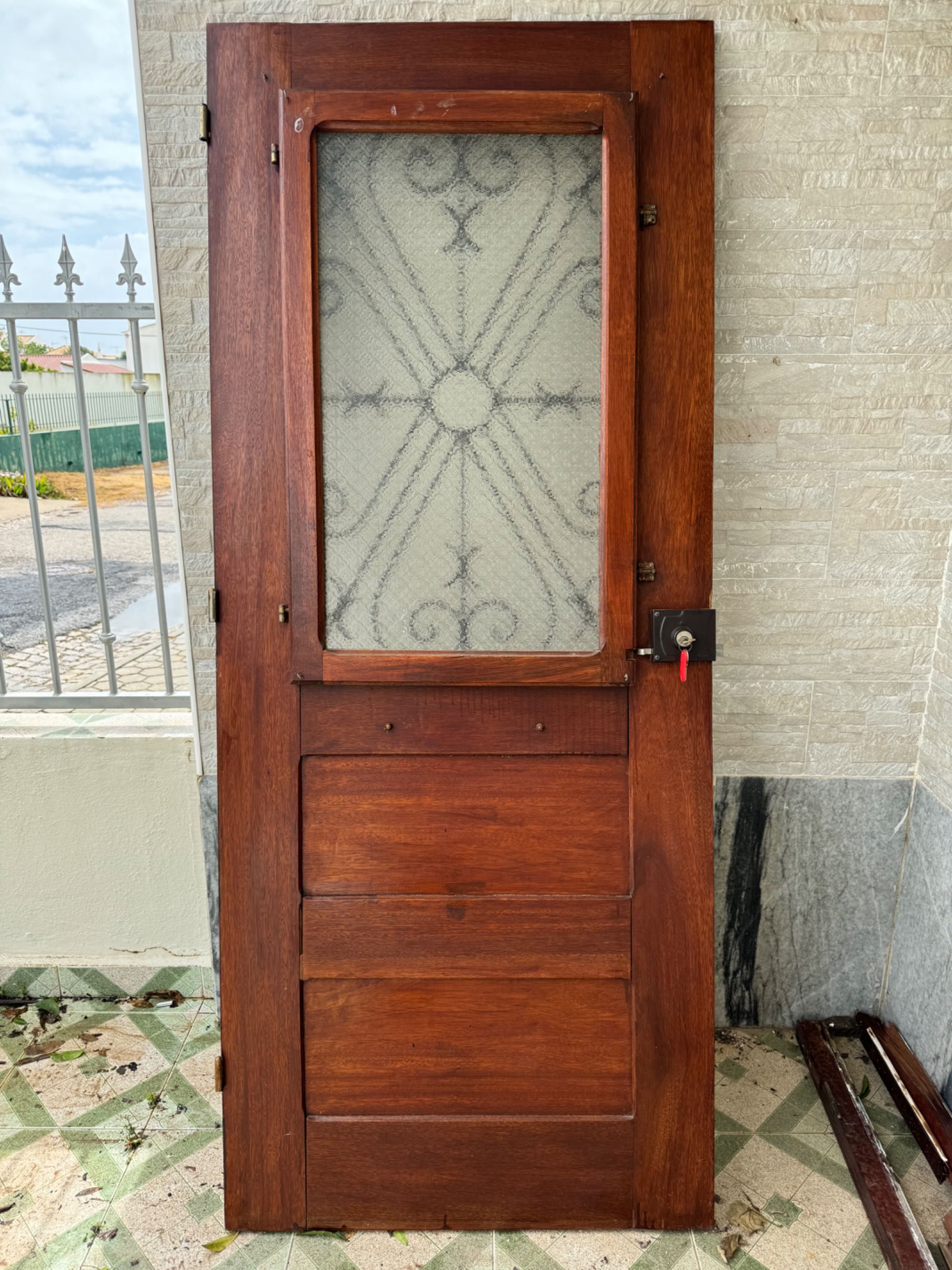 Porta e 5 janelas vintage em madeira maciça