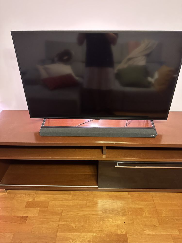 Movel de TV em madeira maciça