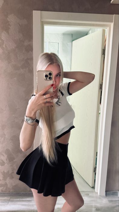 Чорна міні-спідниця