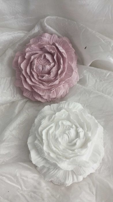 Peónias em gesso perfumado