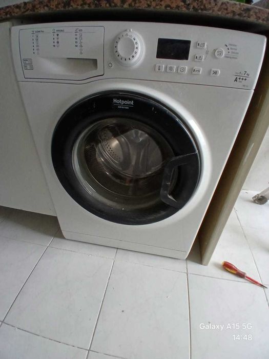 Frigorífico, maquina de lavar roupa e máquina de lavar loiça