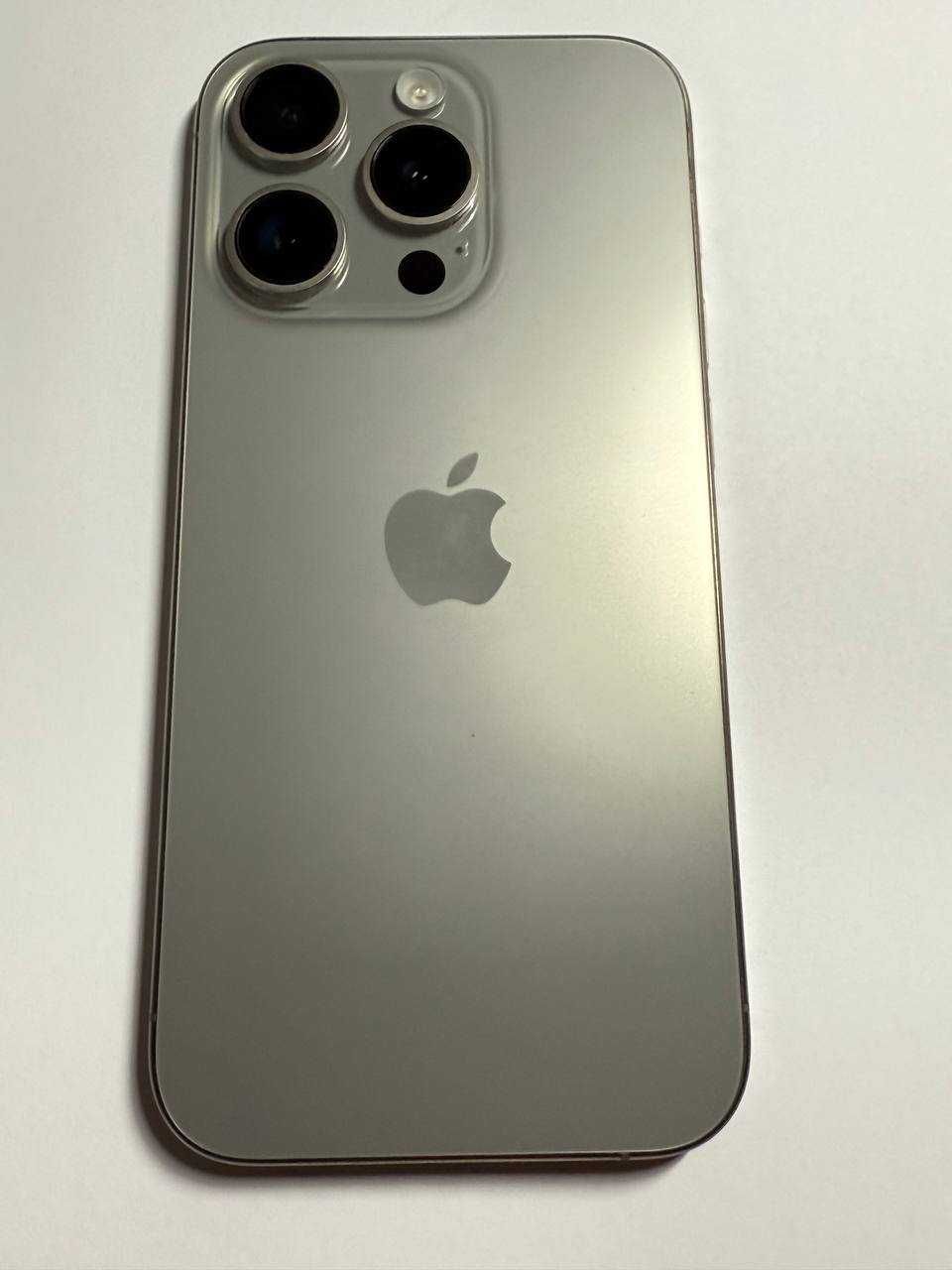 Корпус и все содержимое Iphone 15 Pro в идеале