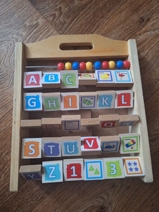 Інтерактивна дерев'яна іграшка