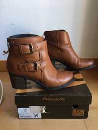 Botins em pele, cor camel, n 39,