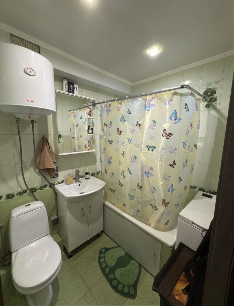 Продам 1к квартиру на Кирова. Поля