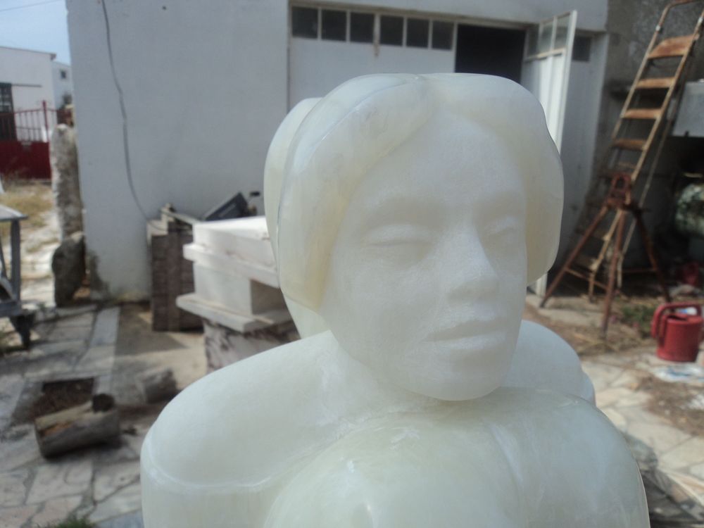Escultura em pedra onix