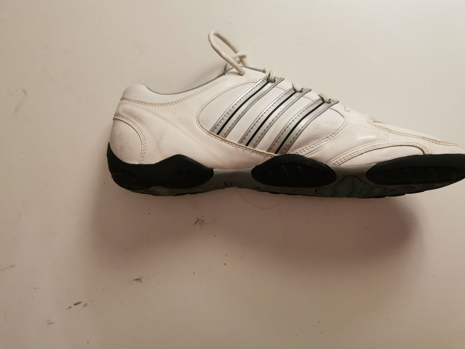 Buty meskie sportowe skórzane firmy Adidas  r. 31.5 cm