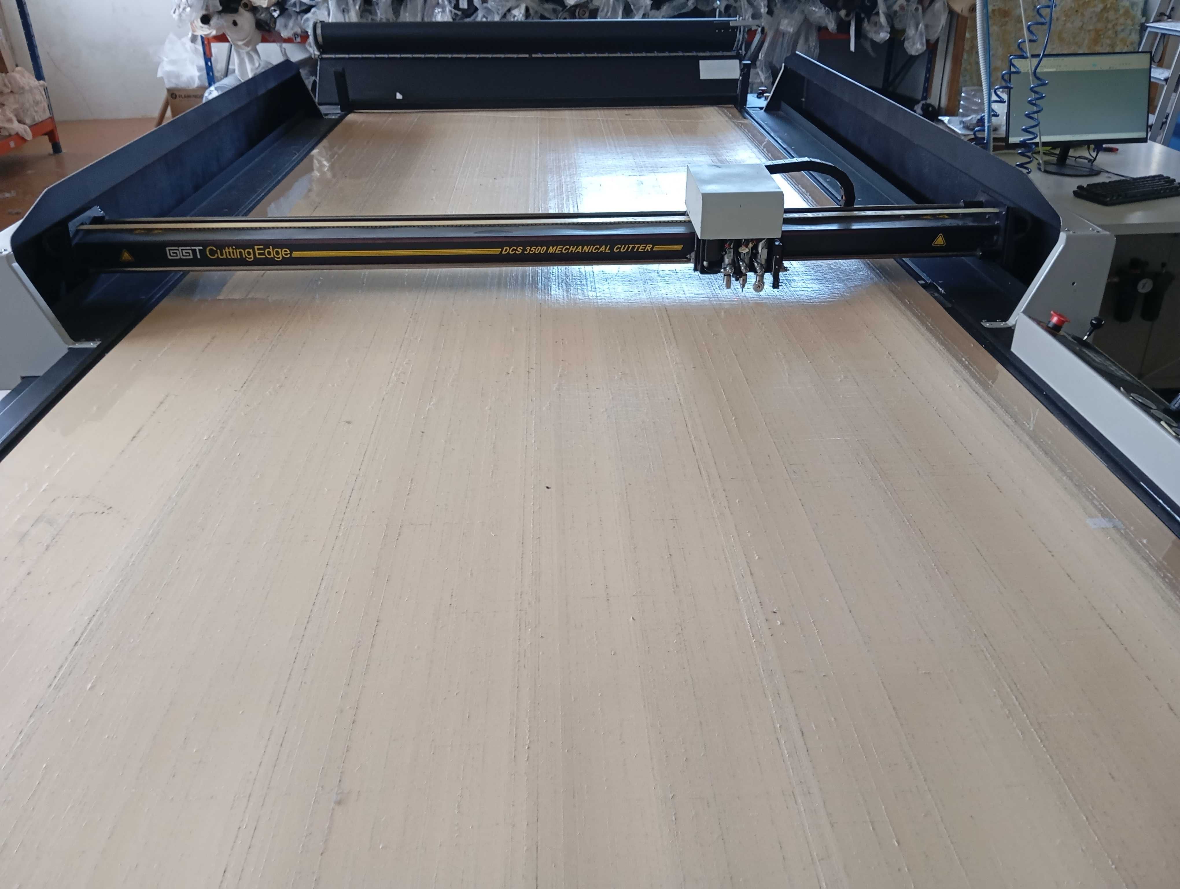 Máquina de Corte Automático Gerber DCS3500 – Usada, em bom estado