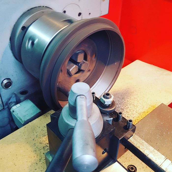 Tornearia Mecânica. Serviços técnicos de metalomecânica.